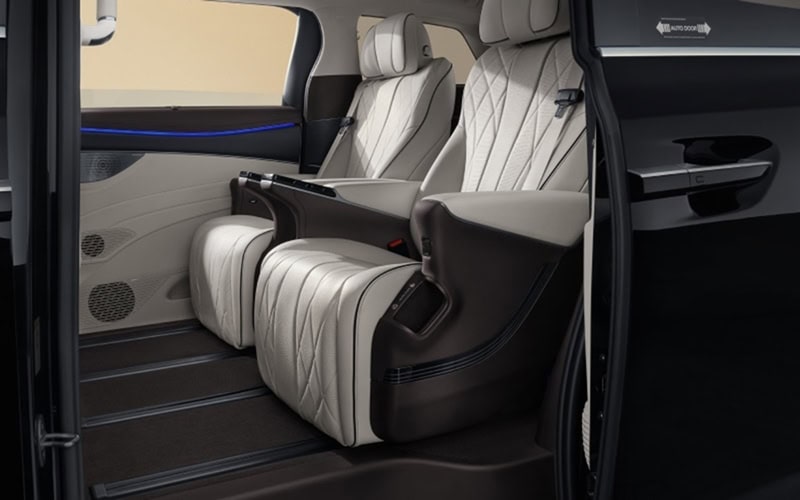 เช่ารถตู้ไฟฟ้า เบาะ VIP ปรับไฟฟ้านั่งสบาย