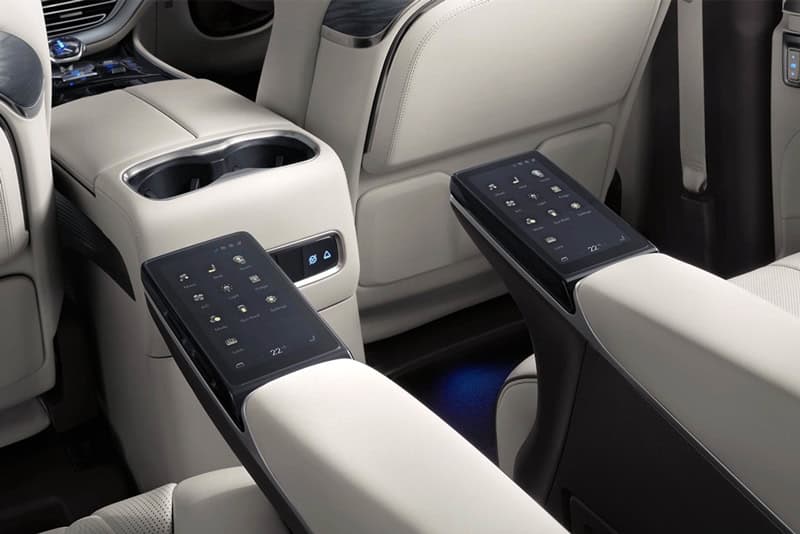 รถตู้ EV พร้อมคนขับ ภายในกว้าง นั่งสบาย